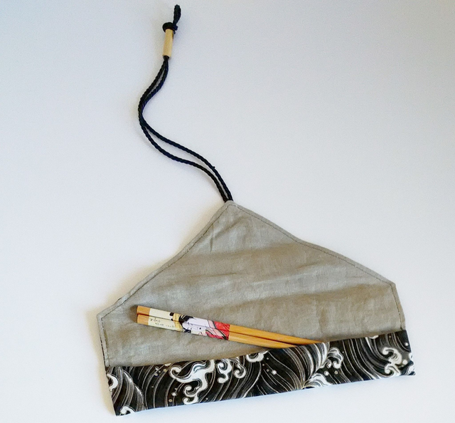 Roll Cover for Chopsticks and Cutlery, Cotton Roll Cover Folder, Gift for Men and Women, Black Wave Pattern