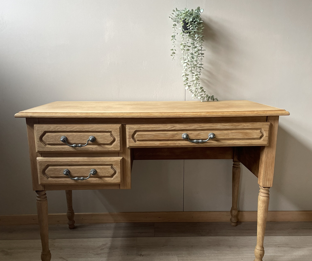 Bureau ancien en chêne aérogommé