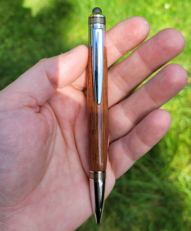 Stylo Cortona stylus en coeur dehors