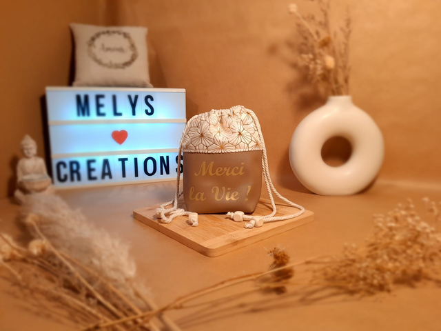 🌿 Pochon élégant avec lingettes réutilisables – Alliez style et écologie ! 🌟