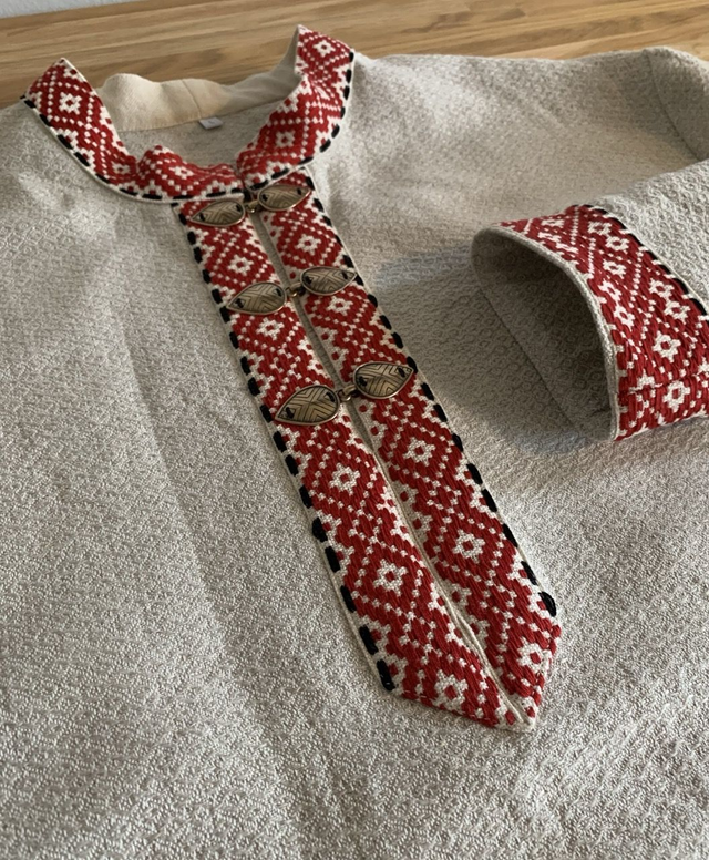 Karjalainen paita, kuvio kukkatarha