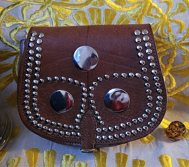 Petit Sac à main vintage à bandoulière en cuir de veau, couleur marron fait mains 