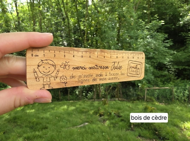 Règles en bois massif personnalisées 