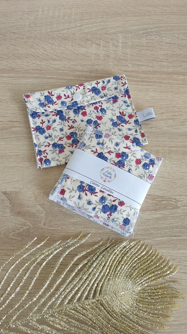 Pochette imperméable + 4 cotons démaquillants roses bleu rouge