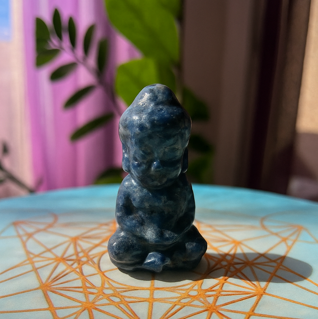 Bouddha en sodalite 