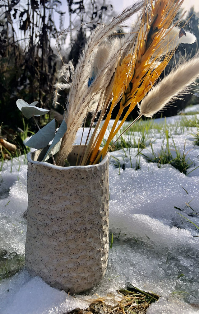 Petit vase texturé en grès cendré 