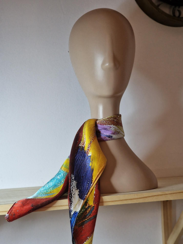 Carré de soie multicolore