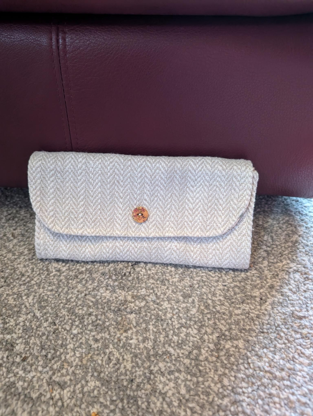 Cream / Vintage Flower purse