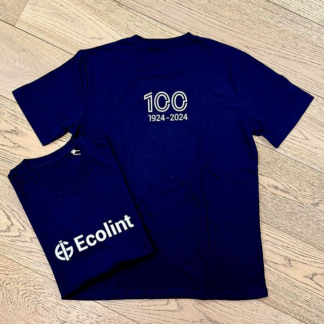 Blue T-shirt / T-shirt bleu