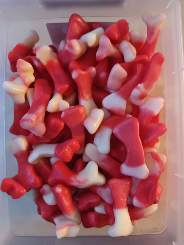 OS LISSES ROUGE ( VENDU PAR 100 GRAMMES )