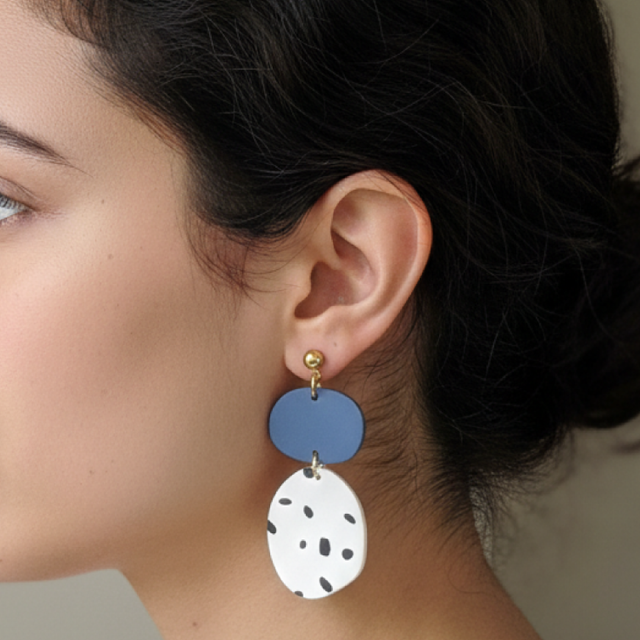 Brinco Blue Dots