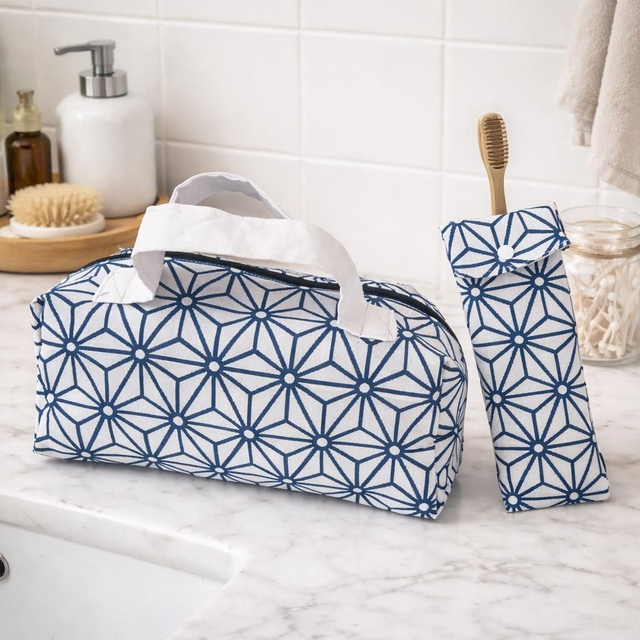 Belle trousse et Range brosse à dents "blanc étoile "