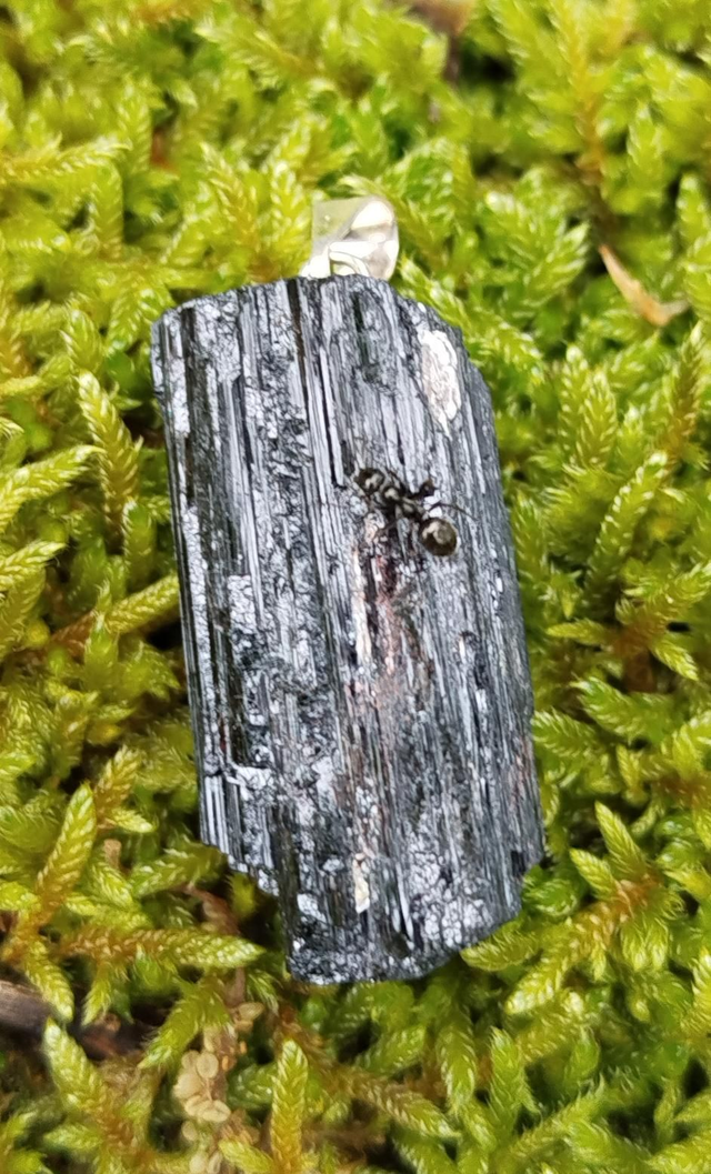 Pendentif Tourmaline noire brute