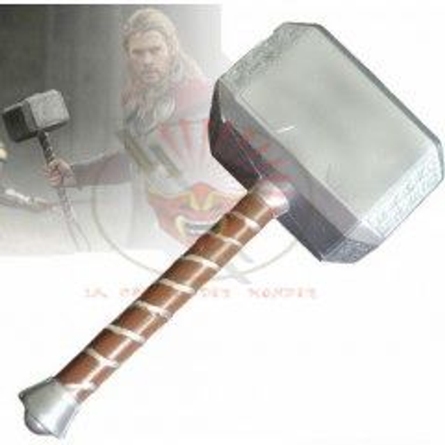 marteau de thor en mousse 