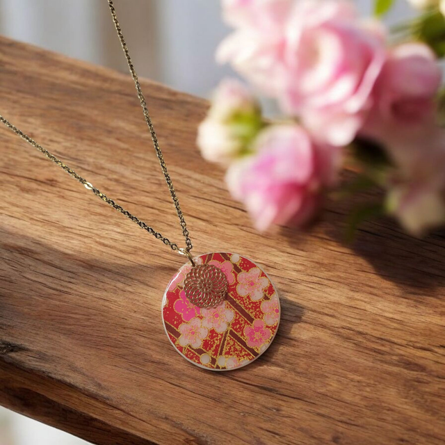 Collier acier inoxydable motifs japonais rose