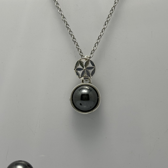 Pendentif perle Hématite / Fleur de vie