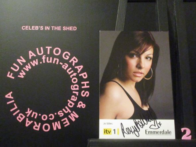 Roxanne Pallett (Jo Stiles) Authentic Autographed Emmerdale Cast Card (2)