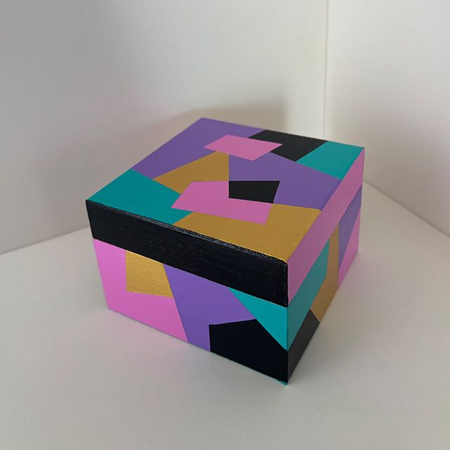 Boîte carrée peinte à la main