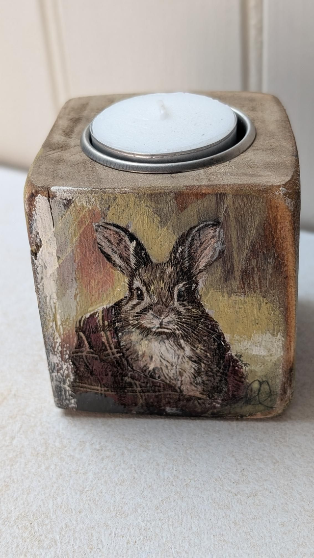 Rabbit wrapped in a checked blanket - Tealight Holder