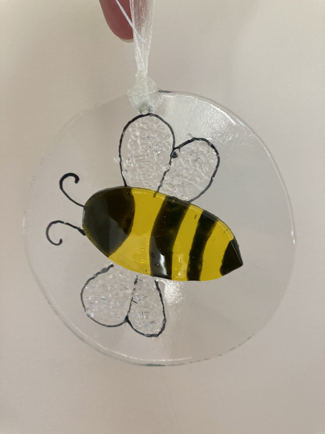 Bee suncatcher