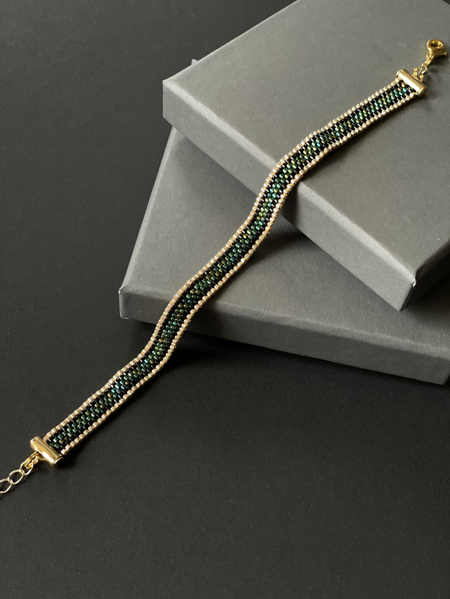 Gold/green beaded bracelet