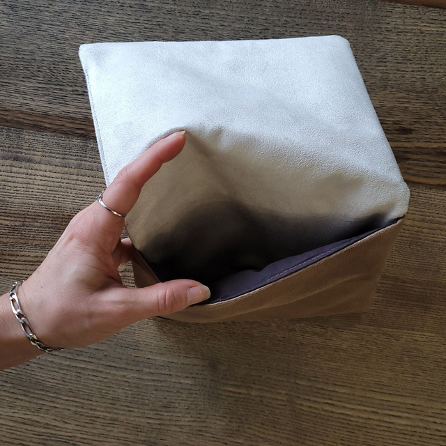 Etui liseuse rembourré : Suédine beige et marron