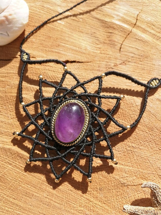 Collier micro-macramé Mandala