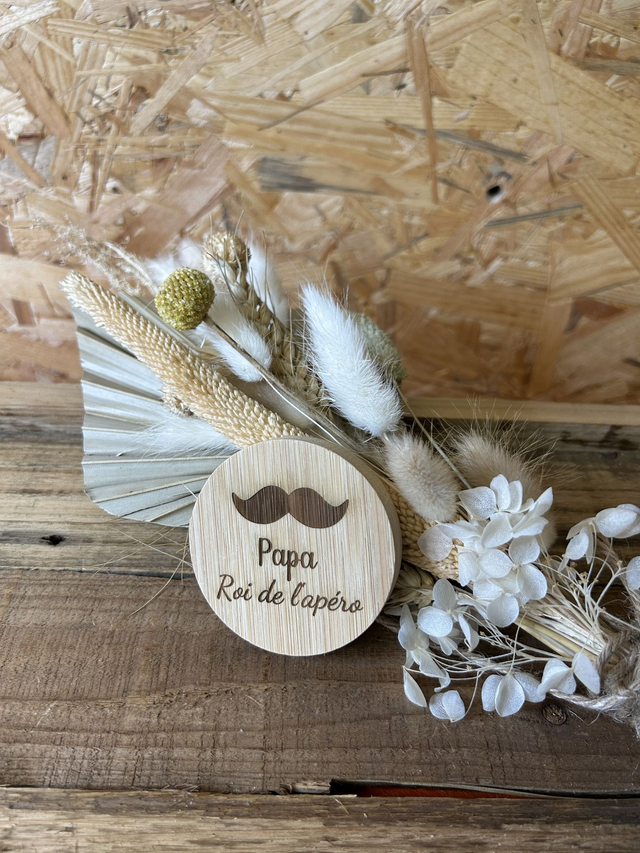 Décapsuleur magnétique en bambou "Papa roi de l'apéro"