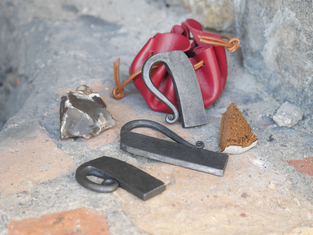 Bourse briquet à silex 