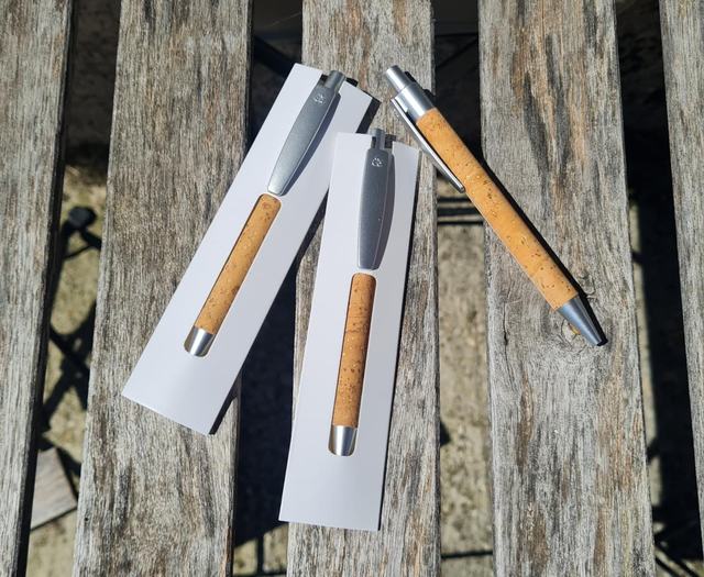 Stylo fourré de liège naturel (base en plastique recyclé gris)