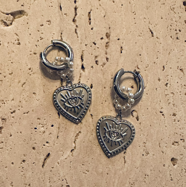 Oorbellen hartjes zilver 