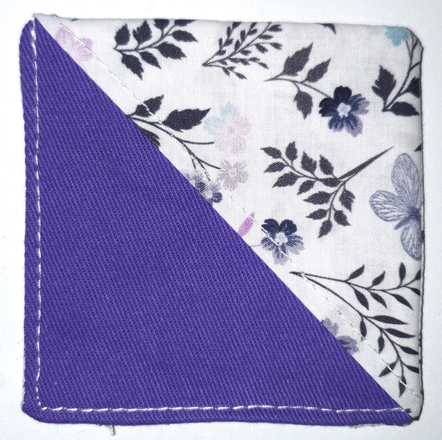 Marque pages violet motifs fleurs 2