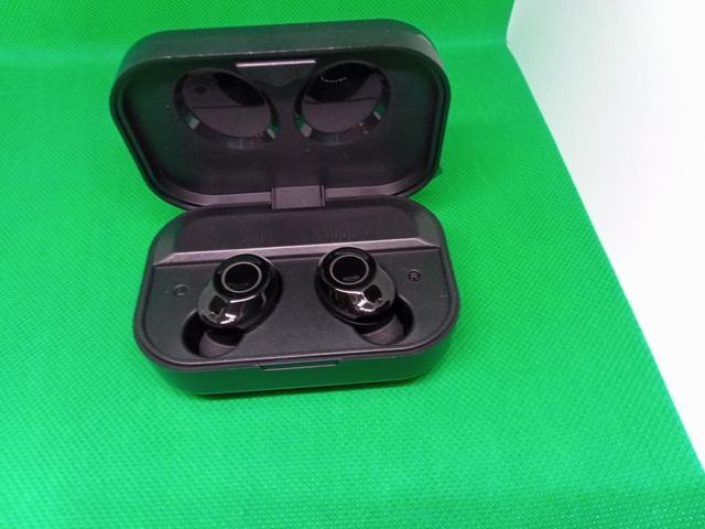 *0794- PORTABLE TRUE WIRELESS EARBUDS 