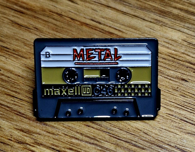 PIN&#039;S METAL