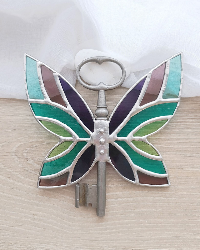 🗝️ Clé volante féerique "Arabella" en vitrail