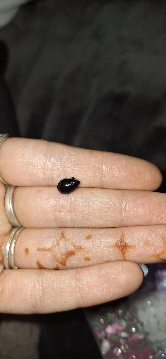 Glass gems small black