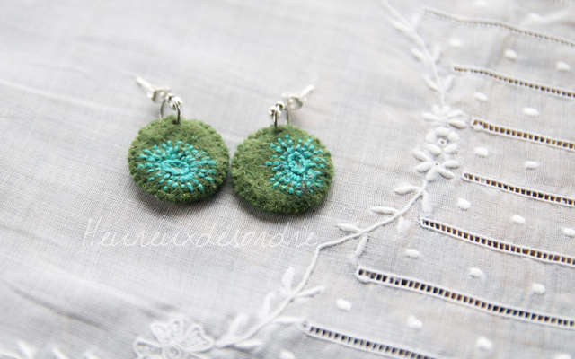 Boucles d'oreilles brodées