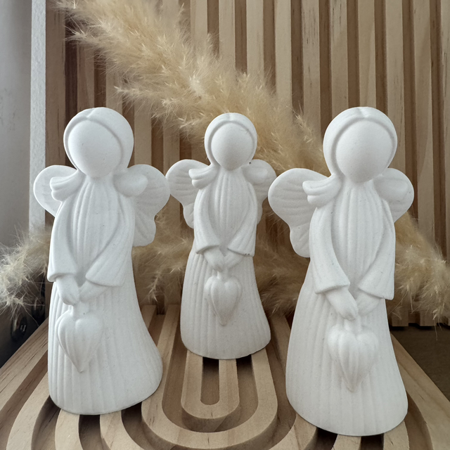 Schutzengel Figur – handgefertigt in elegantem Weiß