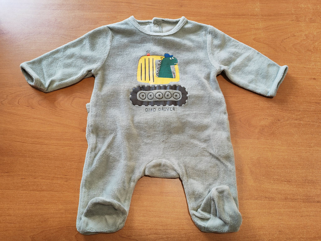 Pyjama vert Dino en 1 mois