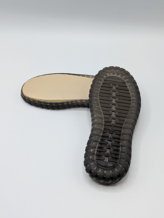 Semelles pour chaussures enfant – solides et prêtes à l’emploi