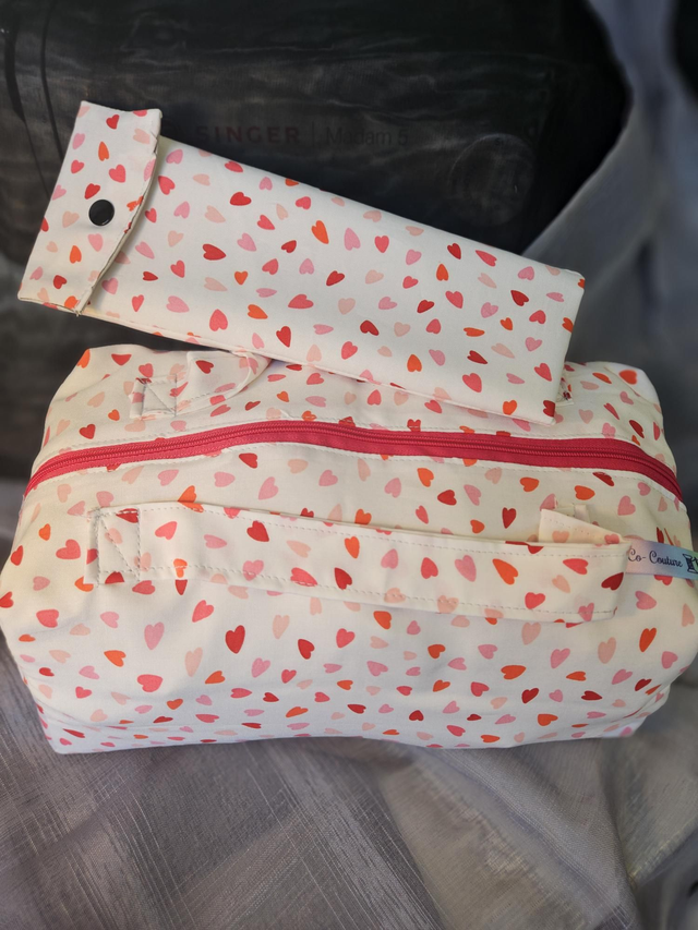 Belle trousse et Range brosse à dents "amour "