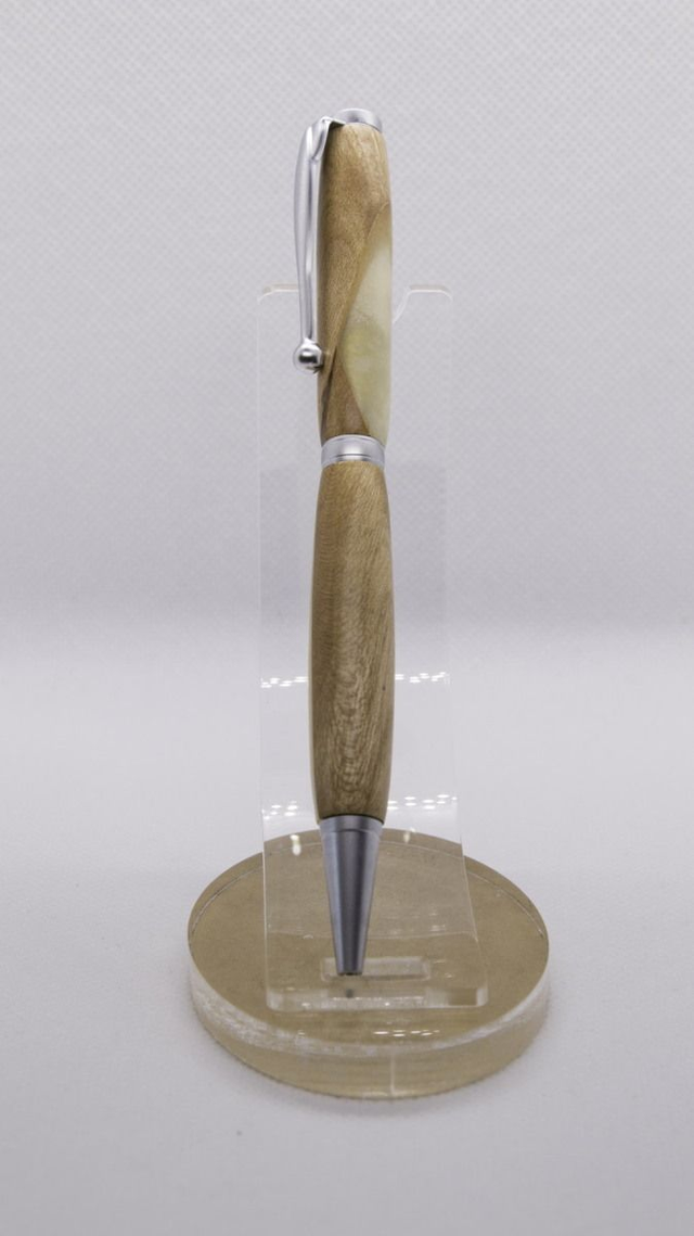 Stylo bille noir en Noyer et résine crème