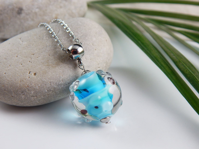 Collier •Transparence• Pendentif Bleu clair