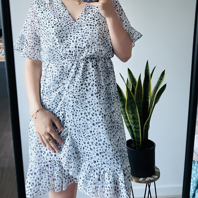 Wit jurkje met zwarte stippen 