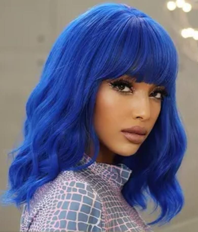Perruque mi-longue bleu-yvie