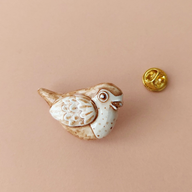 Clay Bird Pin - Robin Bird Brooch - Pottery novelty Bird - Air dry clay pin - Handmade clay pin - Robin clay jewellery