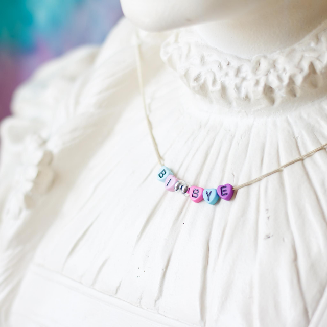 Collier Bi-Bye