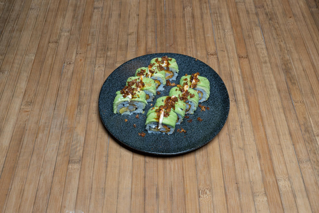 California Crevettes tempura , avocat , oignons   x8