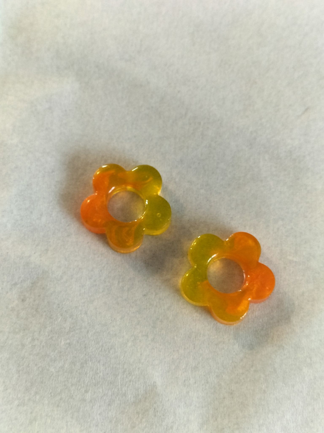 Créoles et pampilles fleurs acidulées