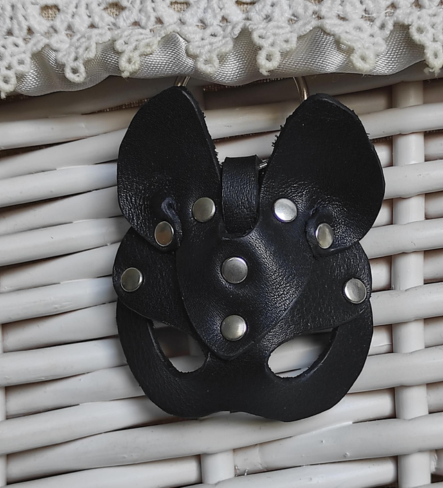 Porte clés masque en cuir 